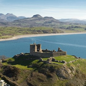 Golf Breaks North Wales: Lion Hotel Criccieth